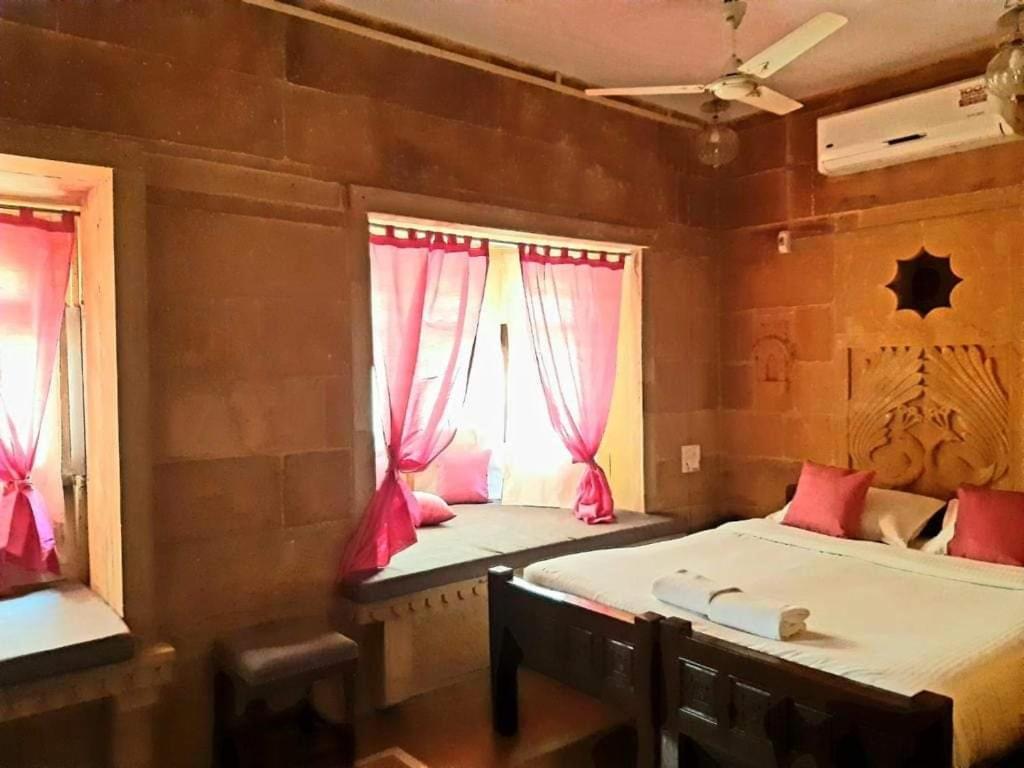 Hotel Nirmal Haveli ไจซัลเมอร์ ภายนอก รูปภาพ