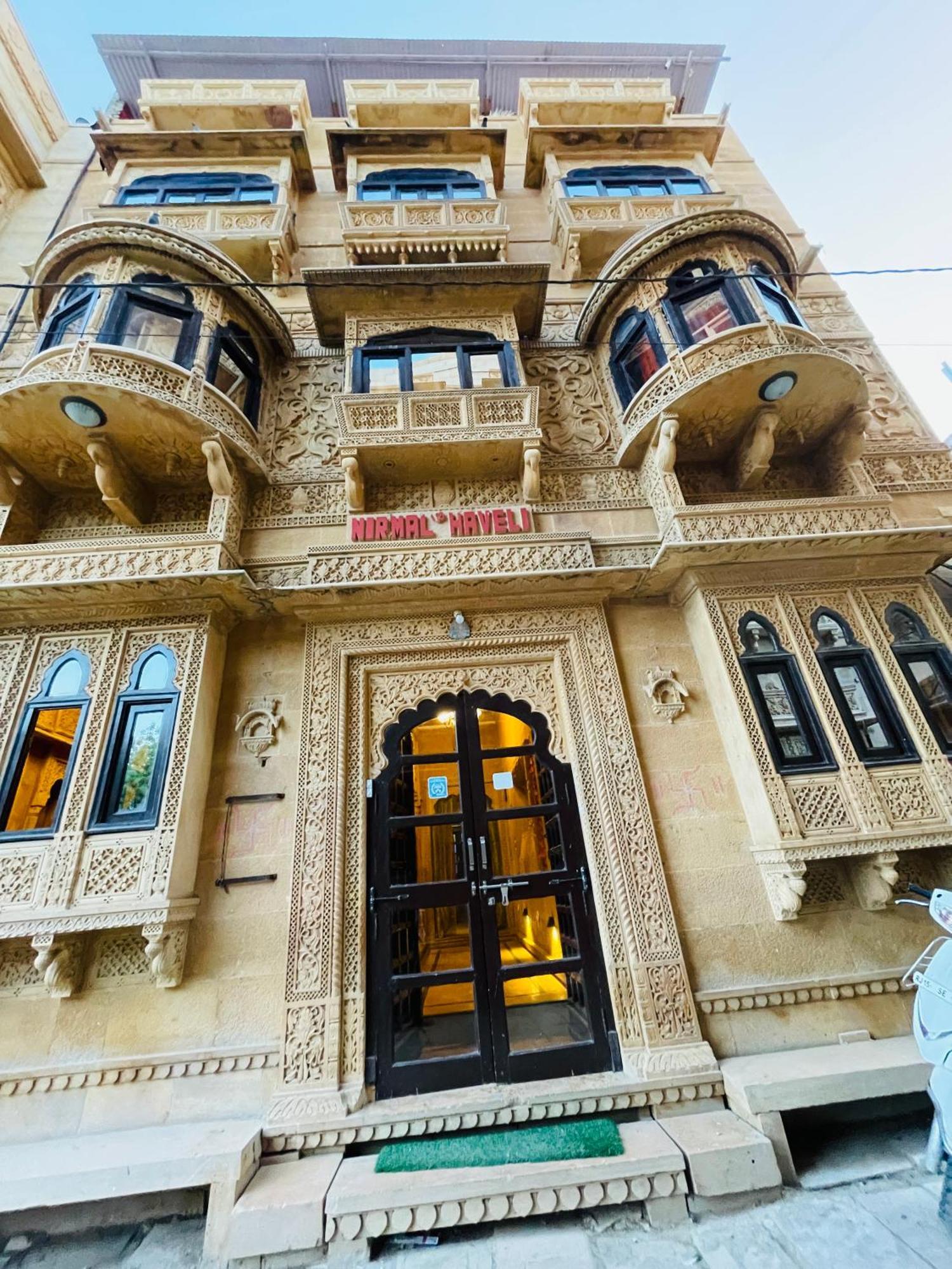 Hotel Nirmal Haveli ไจซัลเมอร์ ภายนอก รูปภาพ