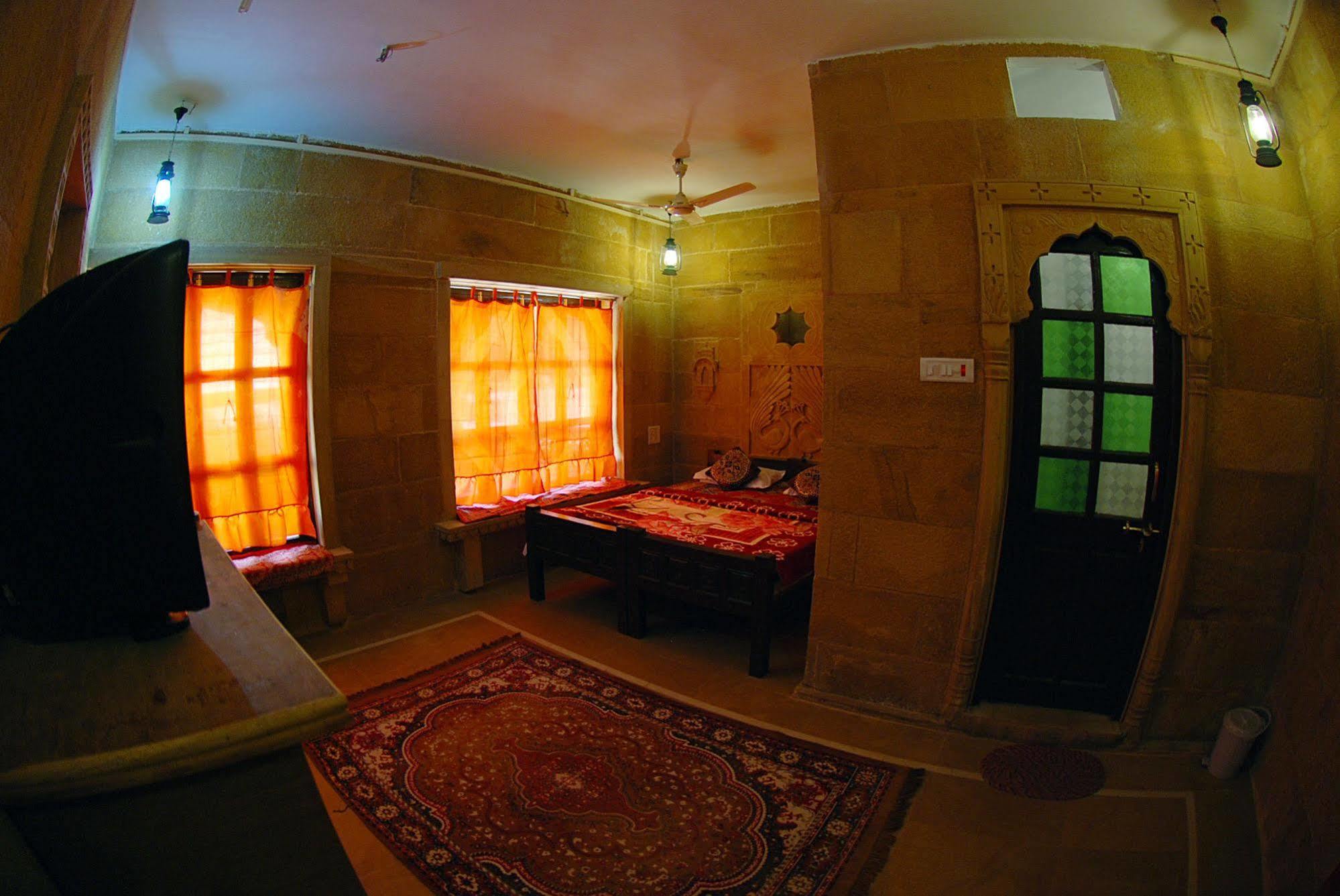 Hotel Nirmal Haveli ไจซัลเมอร์ ภายนอก รูปภาพ