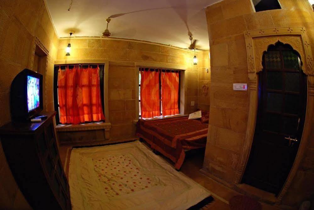 Hotel Nirmal Haveli ไจซัลเมอร์ ภายนอก รูปภาพ