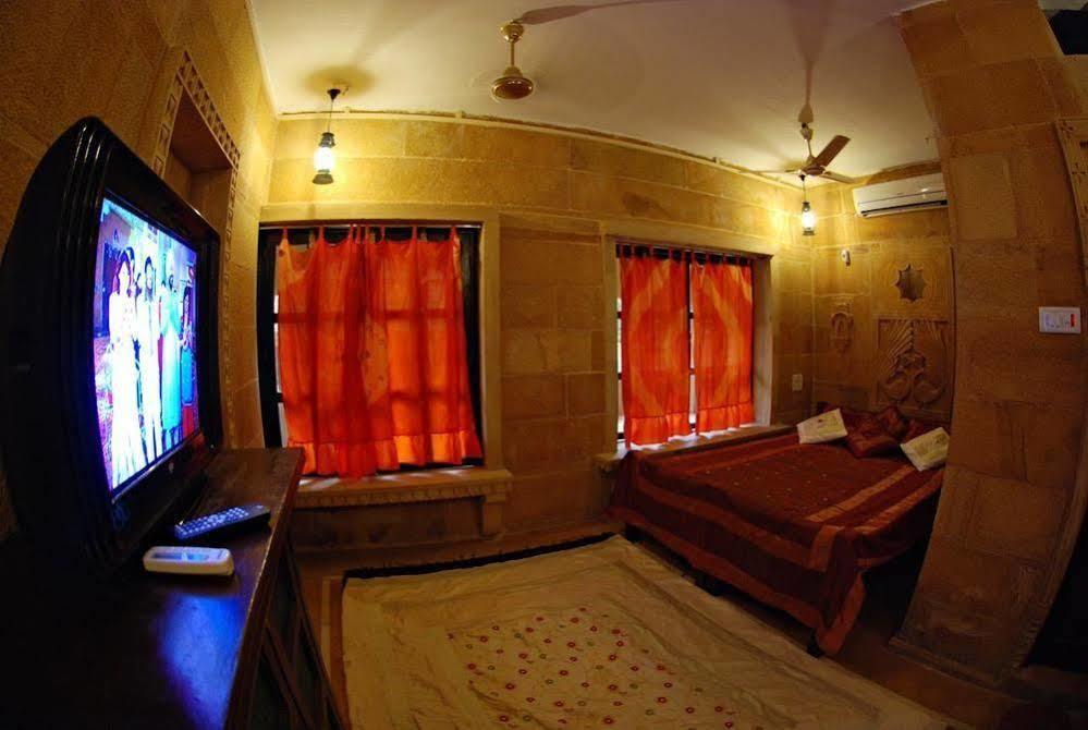 Hotel Nirmal Haveli ไจซัลเมอร์ ภายนอก รูปภาพ